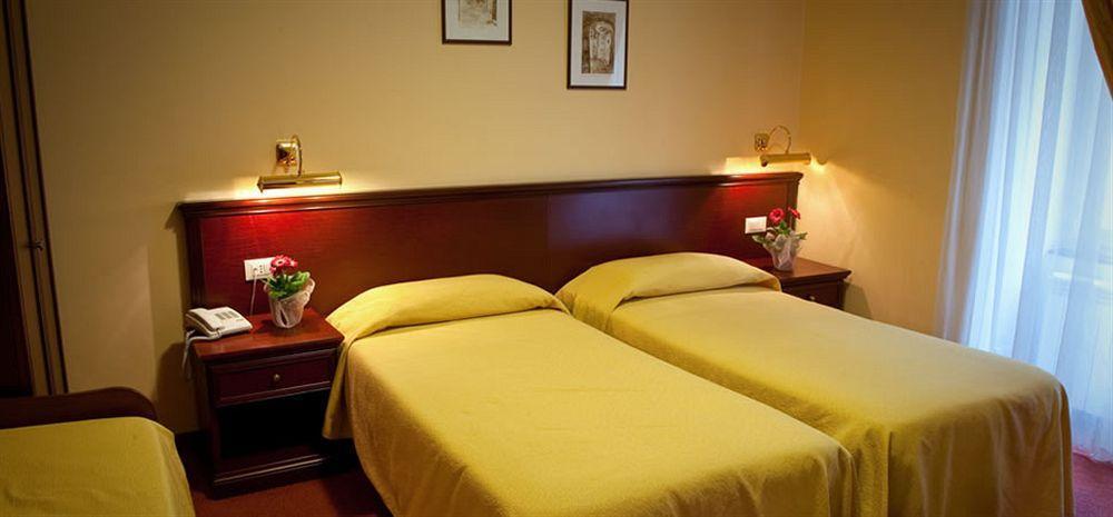 Hotel Boccascena Genua Buitenkant foto