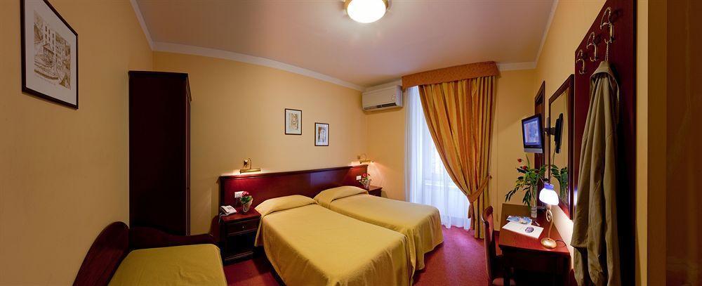 Hotel Boccascena Genua Buitenkant foto