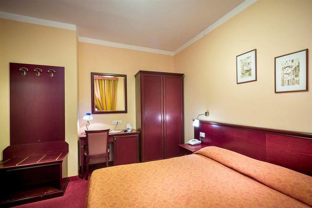 Hotel Boccascena Genua Buitenkant foto