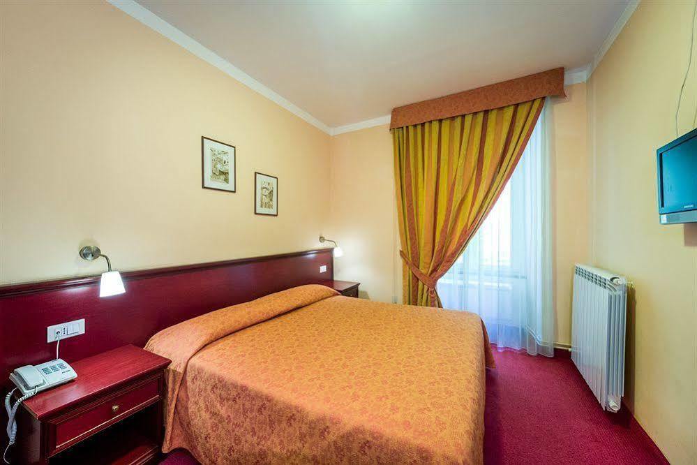 Hotel Boccascena Genua Buitenkant foto