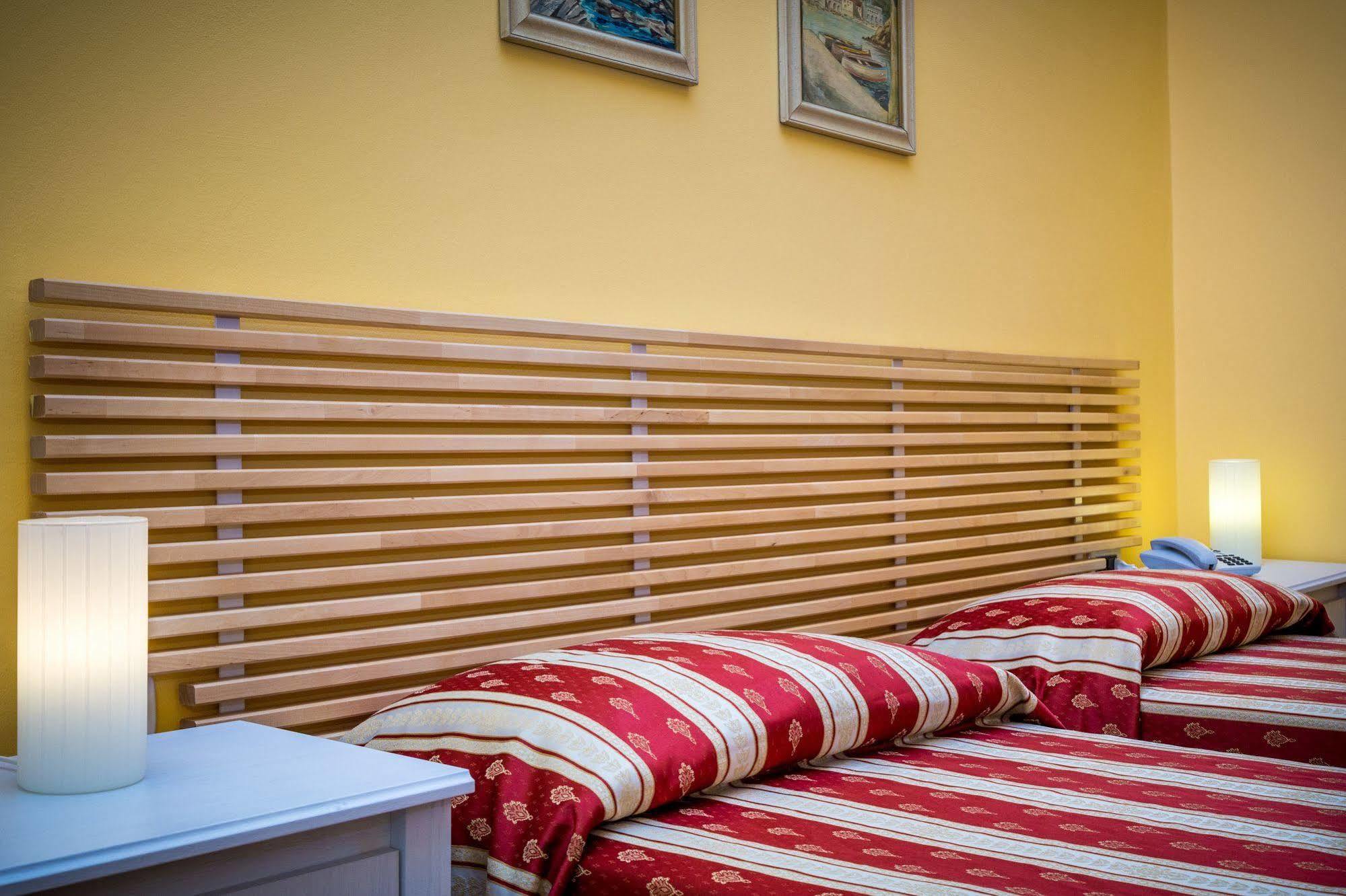 Hotel Boccascena Genua Buitenkant foto