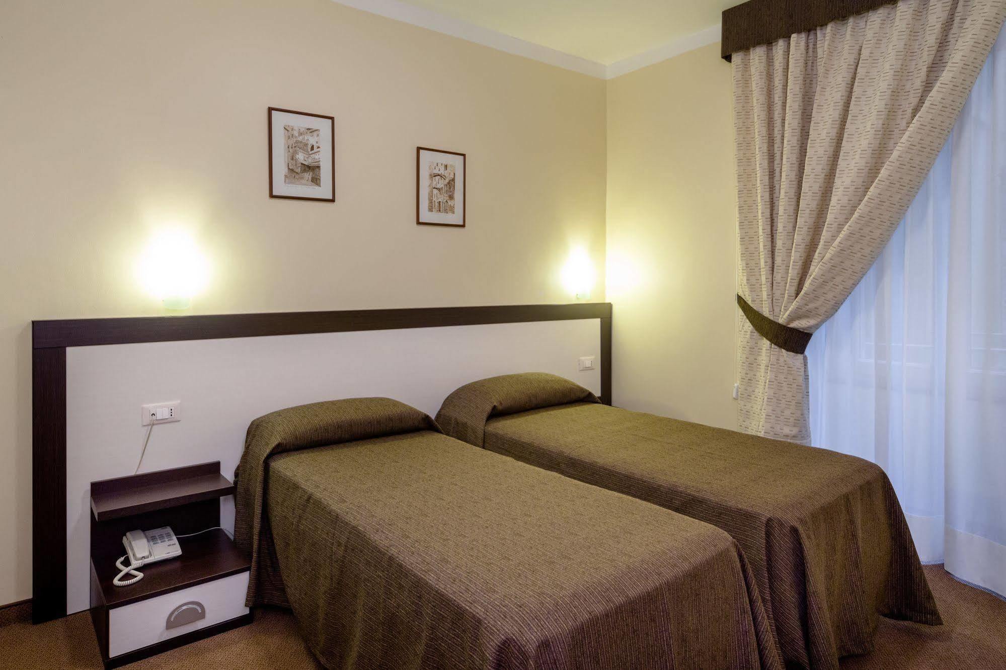 Hotel Boccascena Genua Buitenkant foto