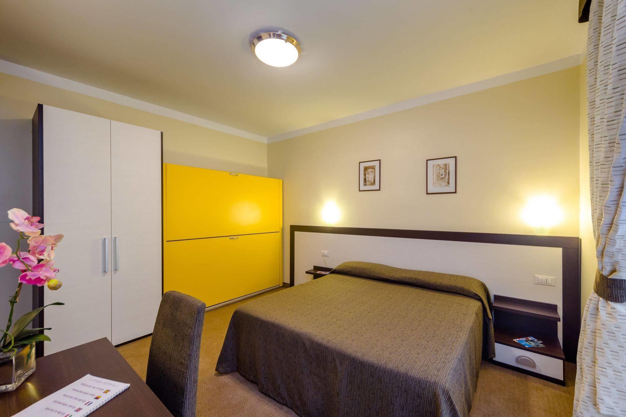 Hotel Boccascena Genua Buitenkant foto